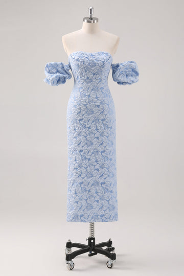 Robe formelle bleue florale longueur thé avec manches bouffantes
